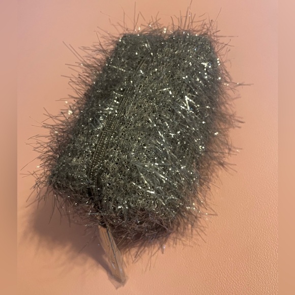 NEW MAC Holiday - Fireworked Like a Charm - Mini Lipstick Pouch with zipper - Picture 4 of 6